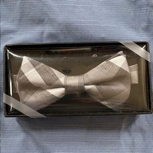 NWT Men’s Plaid Bow tie